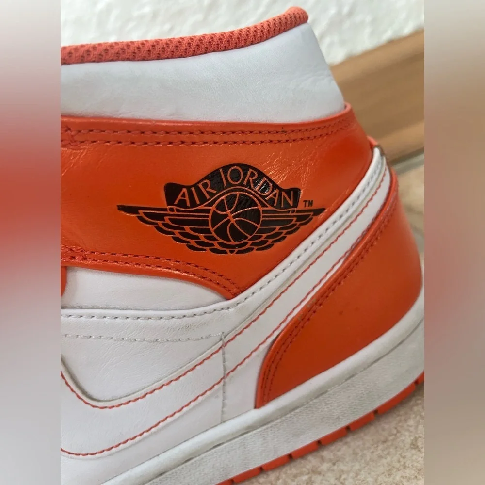2021 Nike Air Jordan 1 Mid SE Electro Orange Black White Retro Men’s SZ 10